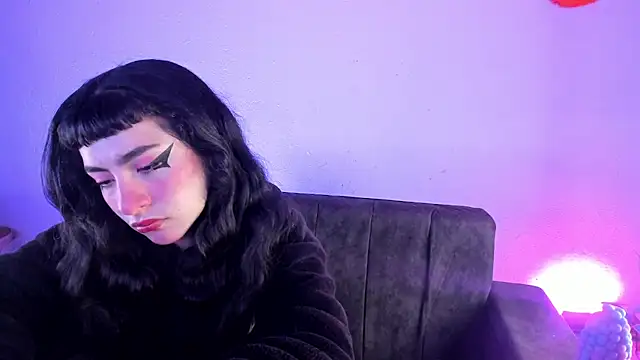 Snapshot of kitty__chs chatting on 10/26/25, 11:21 kitty chs online show from 10/26/25, 11:21