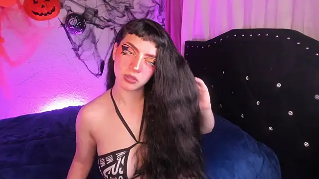 Snapshot of kitty__chs chatting on 11/10/25, 12:48 kitty chs online show from 11/10/25, 12:48