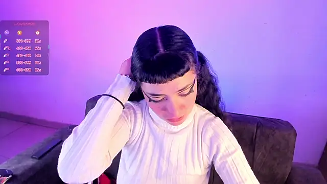 Snapshot of kitty__chs chatting on 10/24/25, 11:42 kitty chs online show from 10/24/25, 11:42