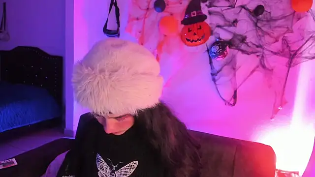 Snapshot of kitty__chs chatting on 11/11/25, 01:50 kitty chs online show from 11/11/25, 01:50