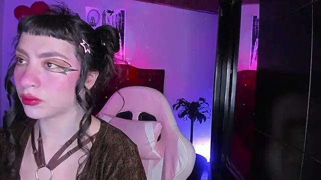 kitty  chs online show from 03/04/26, 06:10