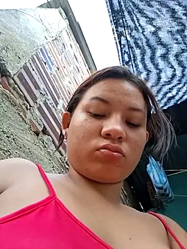 Snapshot of hot-mom22 chatting on 10/26/25, 10:59 hot-mom22 online show from 10/26/25, 10:59