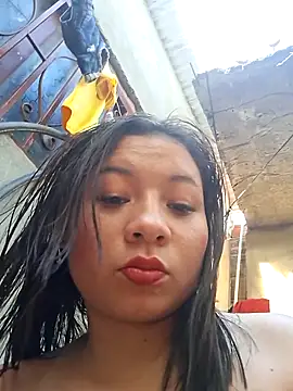 Snapshot of hot-mom22 chatting on 10/30/25, 09:33 hot-mom22 online show from 10/30/25, 09:33