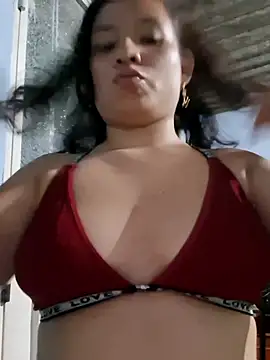 Snapshot of hot-mom22 chatting on 09/27/25, 03:56 hot-mom22 online show from 09/27/25, 03:56