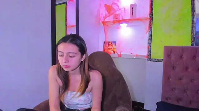 lala clark online show from 11/03/25, 12:09