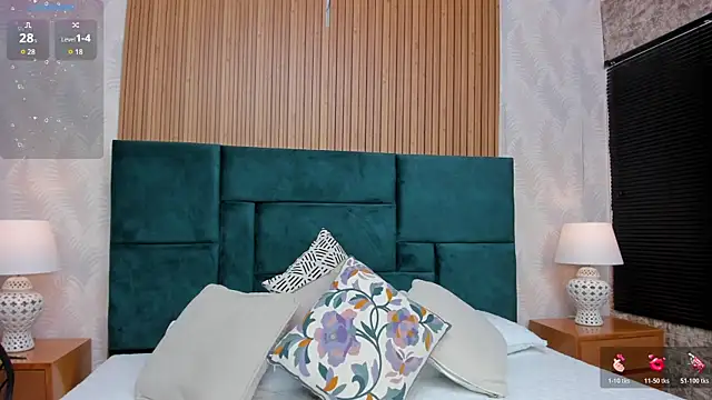 Snapshot of Bunny_boobs__ chatting on 12/05/25, 01:27 Bunny boobs online show from 12/05/25, 01:27