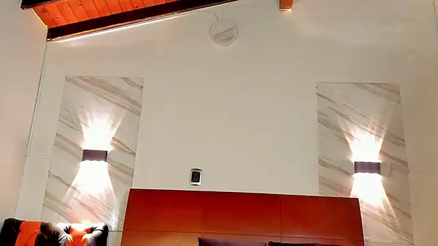 Snapshot of Charlotte-Smit chatting on 11/11/25, 06:47 Charlotte-Smit online show from 11/11/25, 06:47