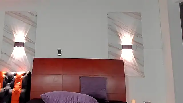 Snapshot of Charlotte-Smit chatting on 11/06/25, 06:23 Charlotte-Smit online show from 11/06/25, 06:23