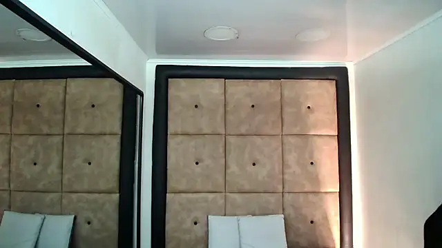 Snapshot of Dave_Smoke chatting on 10/16/25, 03:37 Dave Smoke online show from 10/16/25, 03:37