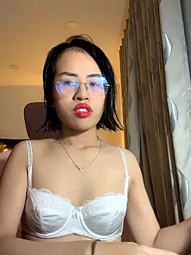 EllieYoon online show from 12/20/25, 03:59