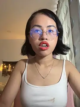 EllieYoon online show from 12/19/25, 07:00