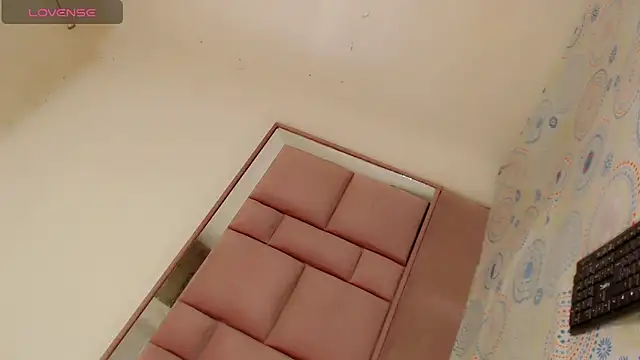 roxanawillts online show from 11/15/25, 08:46