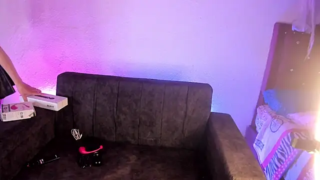 zakura Haruno online show from 10/12/25, 01:07