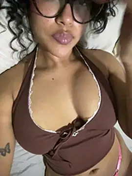 miiabrown18 online show from 05/24/26, 01:27