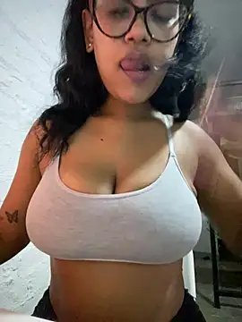 miiabrown18 online show from 04/12/26, 06:38