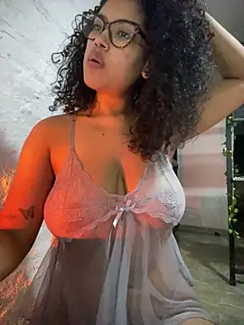 miiabrown18 online show from 05/05/26, 10:07