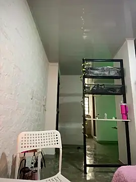 miiabrown18 online show from 04/05/26, 08:15