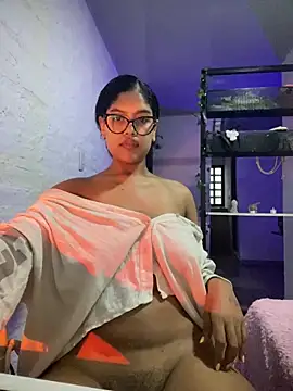 miiabrown18 online show from 06/04/26, 11:37