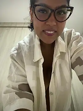 miiabrown18 online show from 10/10/25, 02:12