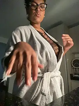 miiabrown18 online show from 10/05/25, 03:08