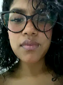 miiabrown18 online show from 10/19/25, 01:41