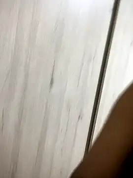 miiabrown18 online show from 11/21/25, 01:37