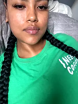 miiabrown18 online show from 11/16/25, 02:44