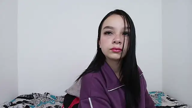 Emilie Soler12 online show from 10/10/25, 02:07