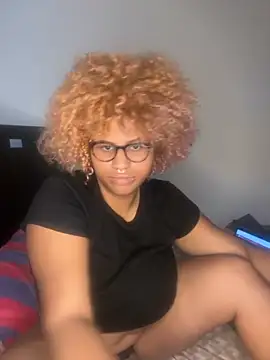 Snapshot of niki_wild18 chatting on 10/01/25, 08:35 niki wild18 online show from 10/01/25, 08:35