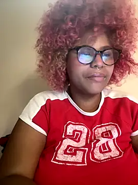 Snapshot of niki_wild18 chatting on 10/19/25, 02:25 niki wild18 online show from 10/19/25, 02:25