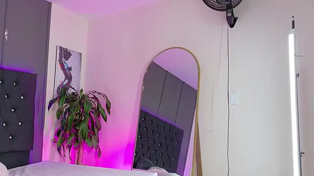 Kataaleya  12 online show from 10/28/25, 11:53