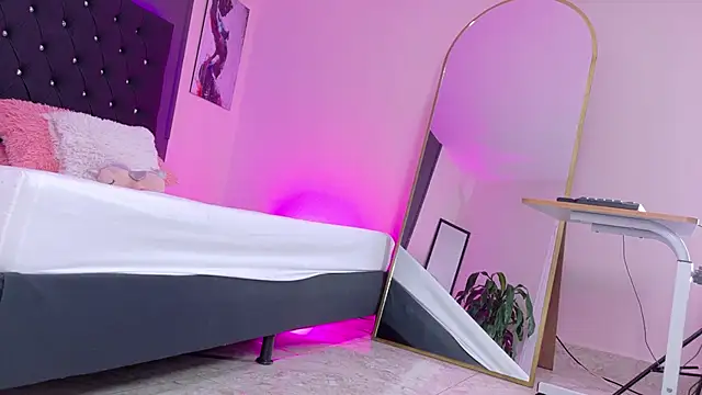 Kataaleya  12 online show from 01/17/26, 11:58