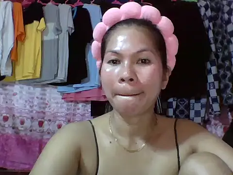 Snapshot of sexyanne1988 chatting on 02/15/26, 12:04 sexyanne1988 online show from 02/15/26, 12:04