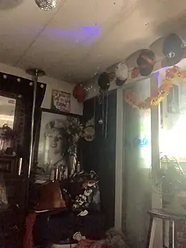 blondebarbiebae online show from 04/07/26, 08:21