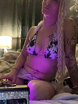 blondebarbiebae online show from 05/25/26, 11:36