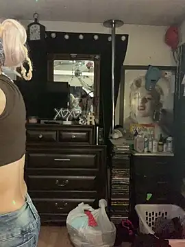 blondebarbiebae online show from 04/12/26, 02:37