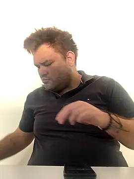 big bearr online show from 10/28/25, 01:32