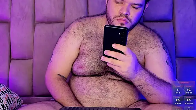 Snapshot of big_bearr chatting on 05/19/26, 06:20 big bearr online show from 05/19/26, 06:20