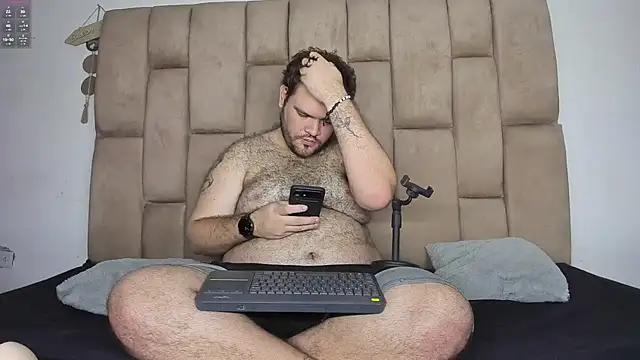 Snapshot of big_bearr chatting on 05/30/26, 04:52 big bearr online show from 05/30/26, 04:52