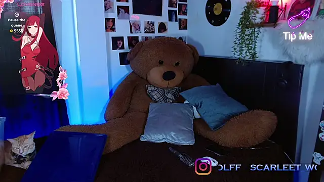 scarleettwolff online show from 10/23/25, 09:13