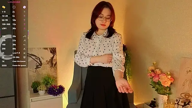NyamNyamNyammm online show from 10/13/25, 03:02