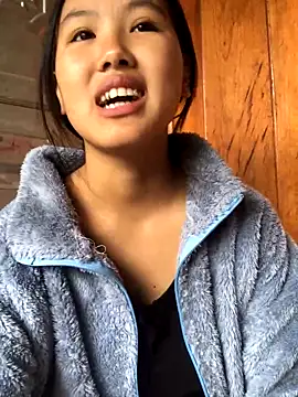 Mai lovely online show from 10/28/25, 01:50