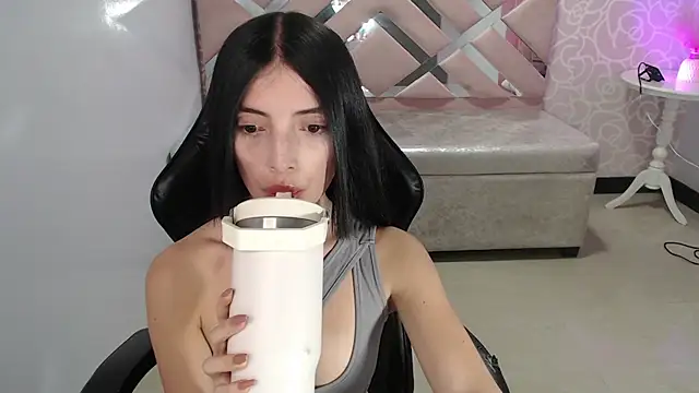 cynthia ch online show from 10/03/25, 10:11