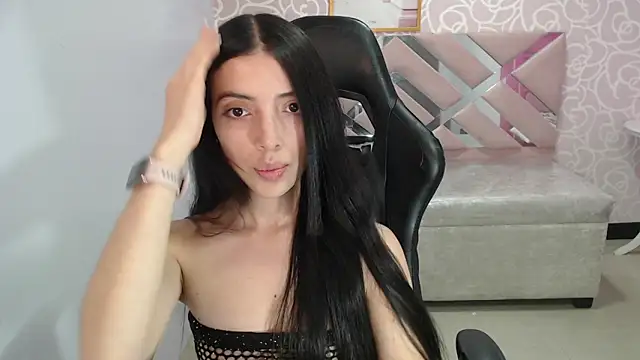 cynthia ch online show from 11/13/25, 03:32