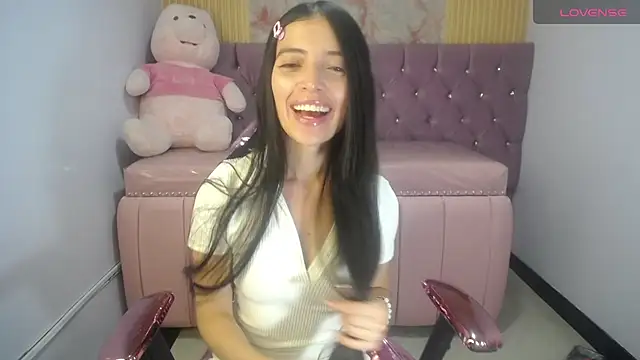 cynthia ch online show from 11/14/25, 10:57