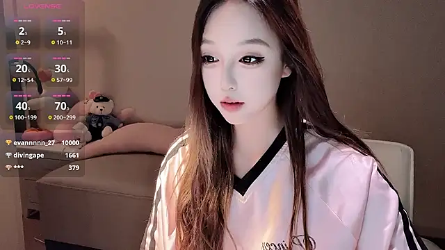 Luna--1 online show from 06/24/26, 03:43