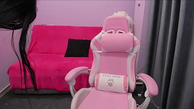 Snapshot of KissMeMel chatting on 10/14/25, 03:56 KissMeMel online show from 10/14/25, 03:56