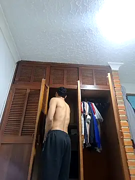 zkendell01 online show from 09/27/25, 06:41