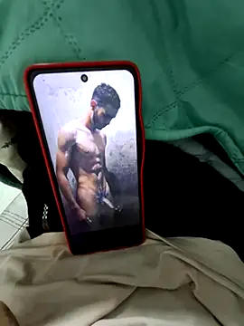 zkendell01 online show from 10/26/25, 06:14