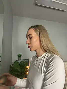 MaryDavies online show from 03/24/26, 06:46